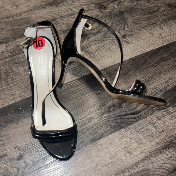 Kenneth Cole Comfy Open Toe Black Heels| Size 10 - Picture 3 of 3